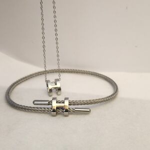 Sleek Silver Necklace and Bracelet Set